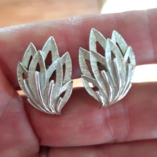Vtg Crown Trifari Silver Clip Earrings
